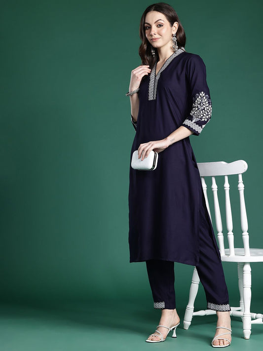 Dhiyona IE Floral Embroidered Sequinned Kurta with Trousers