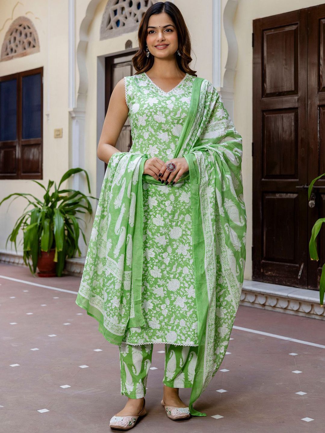 Dhiyona IE Floral Printed Pure Cotton Kurta With Trousers & Dupatta