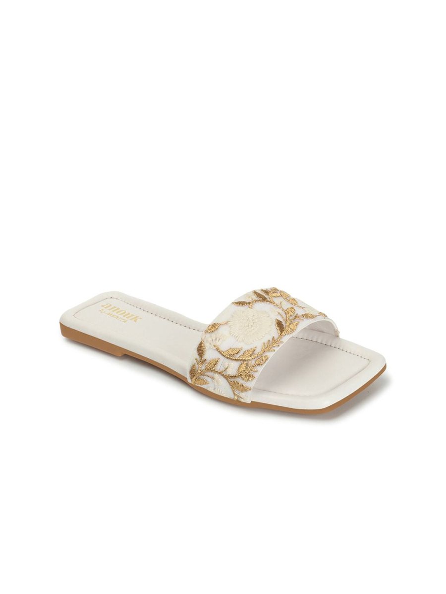 Dhiyona AK White & Gold-Toned Embroidered Open Toe Flats