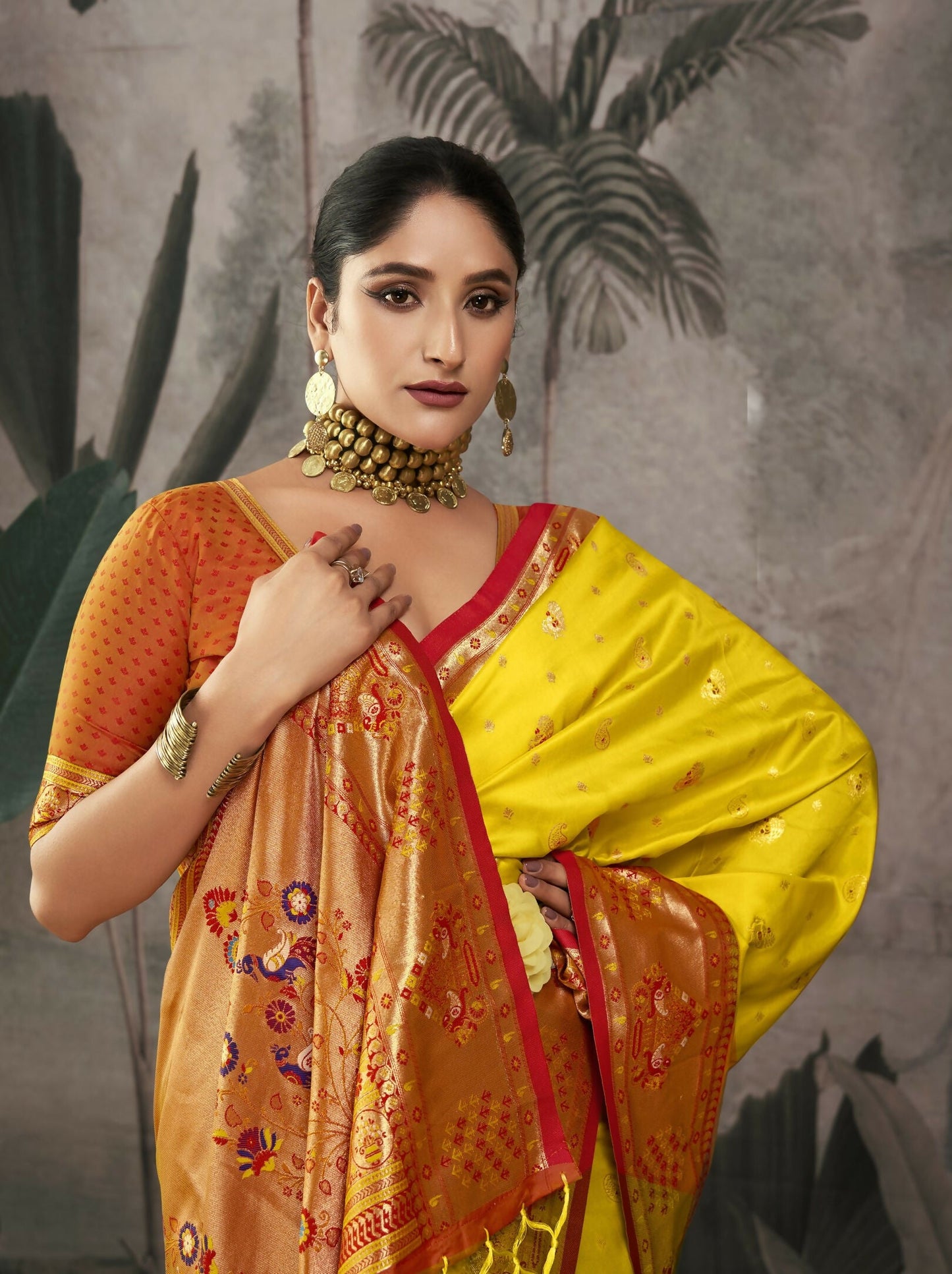 Women Paithani Isha Yellow Saree With Unstiched Blouse