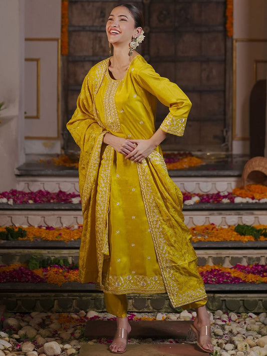 Dhiyona IE Women Ethnic Motifs Embroidered Regular Kurta with Trousers & With Dupatta