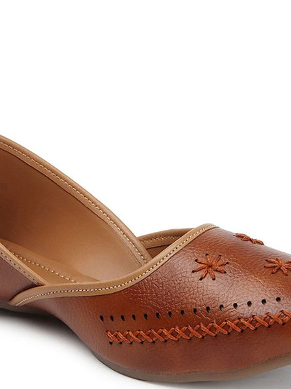 Dhiyona AK Women Embellished Ballerinas