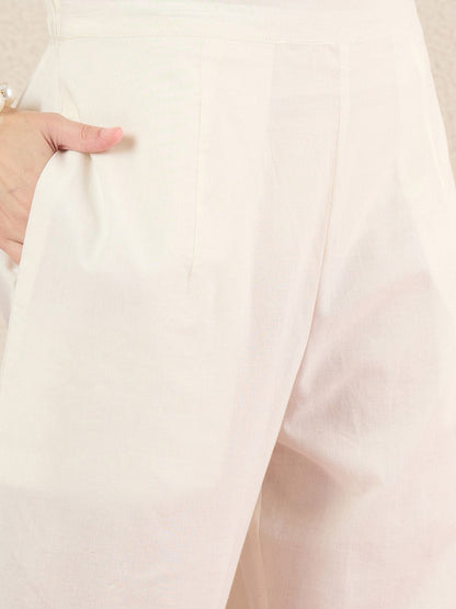 Women Ethnic Motifs Embroidered Cotton Kurta with Trousers