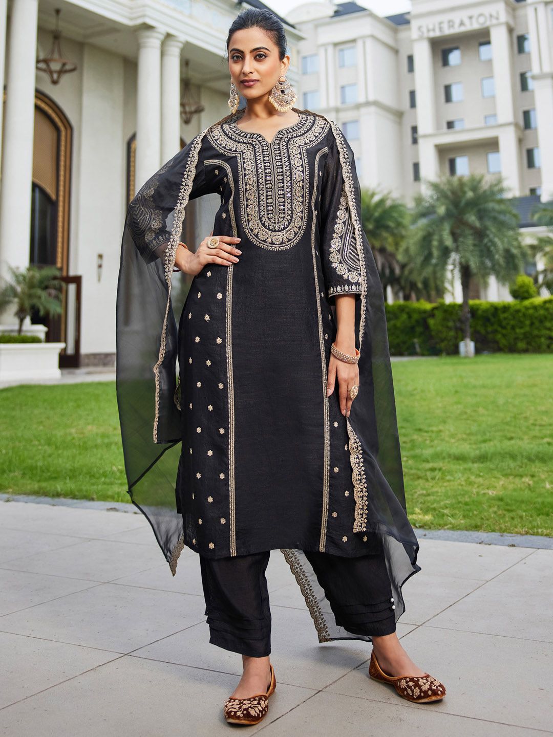 Women Ethnic Motifs Embroidered Panelled Kurta with Trousers & With Dupatta
