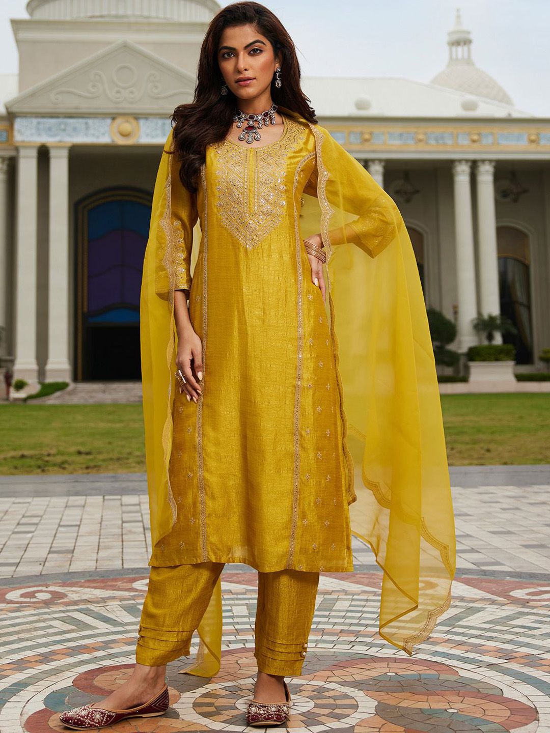Women Ethnic Motifs Embroidered Regular Kurta with Trousers & With Dupatta