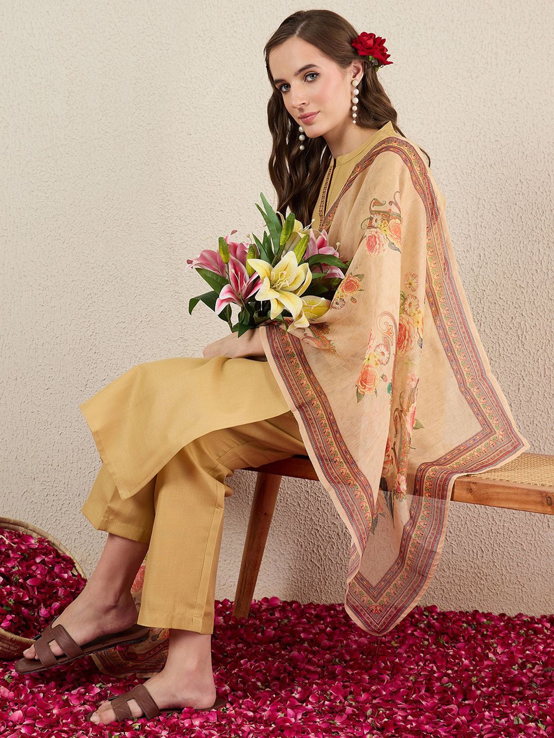 Dhiyona IE Women Solid Kurta with Trousers & Dupatta