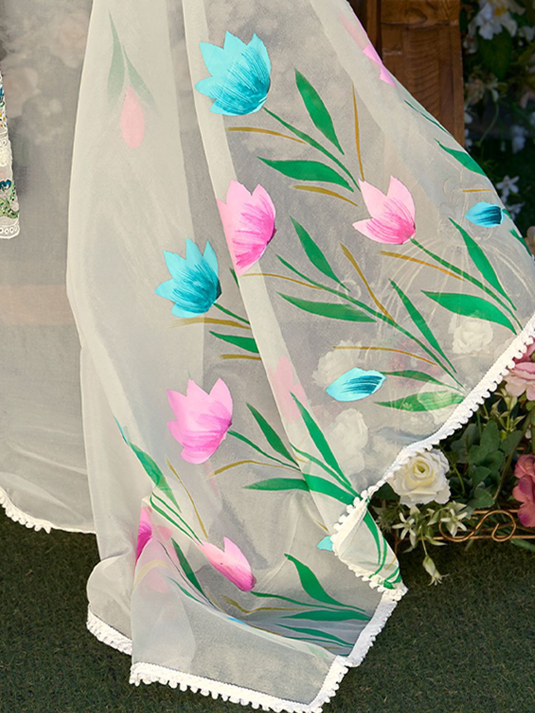 Women Embroidered Regular Thread Work Pure Cotton Kurta with Trousers & Dupatta