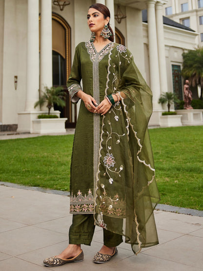 Women Floral Embroidered Regular Kurta with Trousers & With Dupatta