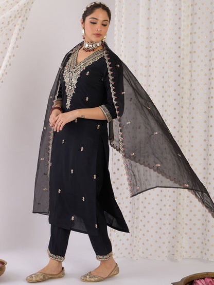 Dhiyona IE Floral Embroidered V-Neck Zari Straight Kurta With Trouser And Dupatta