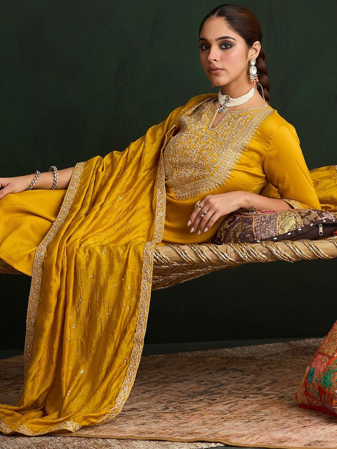 Dhiyona IE Women Paisley Embroidered Regular Kurta with Trousers & With Dupatta