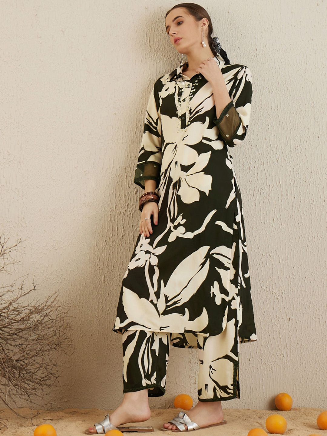 Floral Printed Sequinned Shirt Collar Straight Kurta with Trousers