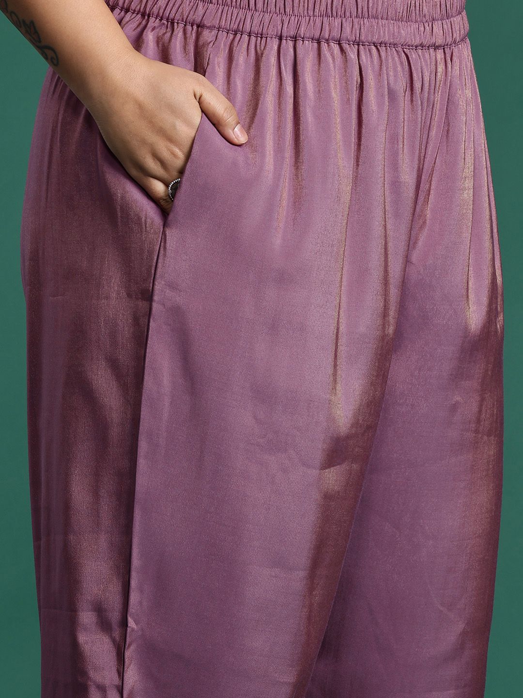 Dhiyona IE Plus Size Ethnic Motifs Embroidered Sequinned Kurta with Trousers & With Dupatta