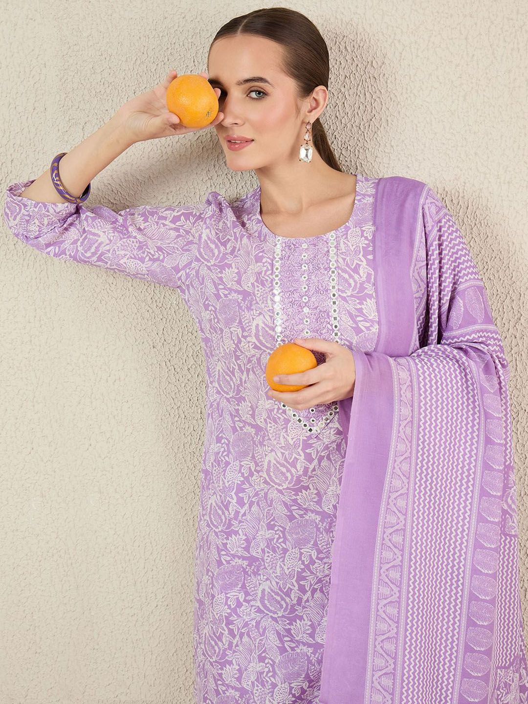 Dhiyona IE Women Floral Printed Kurta with Trousers & Dupatta