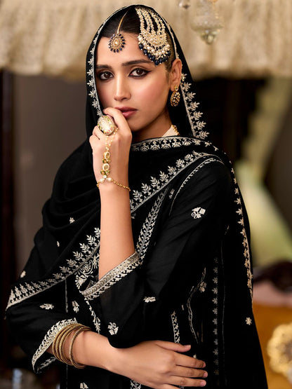 Dhiyona IE Women Ethnic Motifs Embroidered Regular Sequinned Kurta with Trousers & With Dupatta