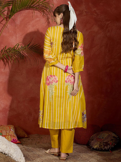 Women Floral Printed Pure Cotton Kurta with Trousers