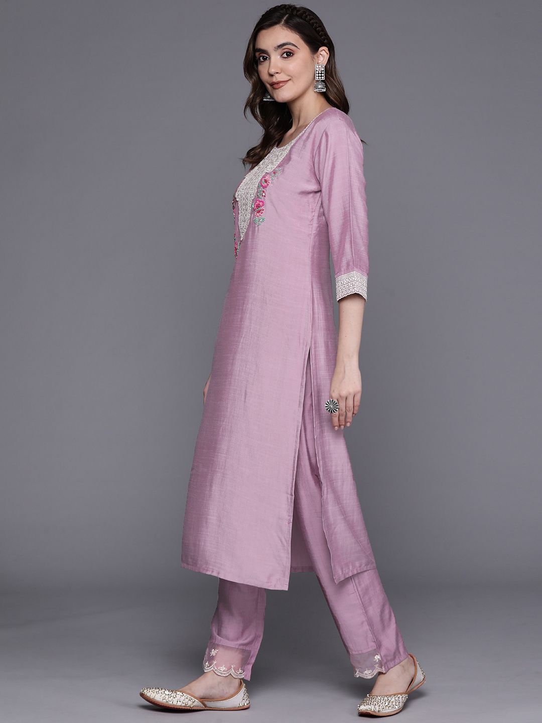 Dhiyona IE Floral Embroidered Regular Thread Work Kurta With Trousers & Dupatta