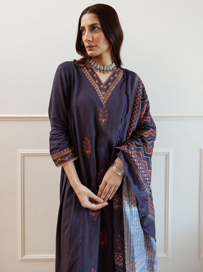 Women Ethnic Motifs Embroidered Regular Thread Work Kurta with Trousers Dupatta