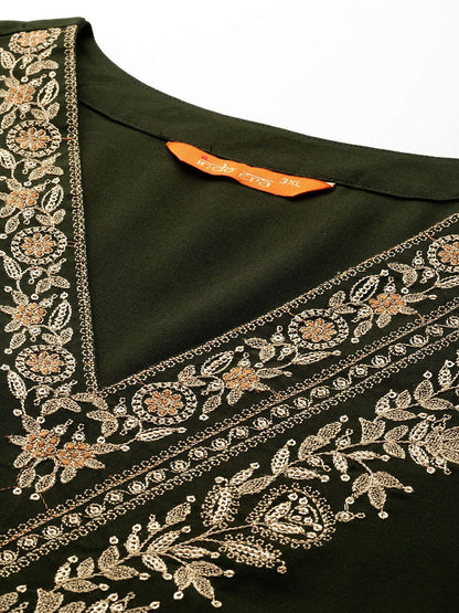Dhiyona IE Plus Size Floral Embroidered Kurta with Salwar & With Dupatta