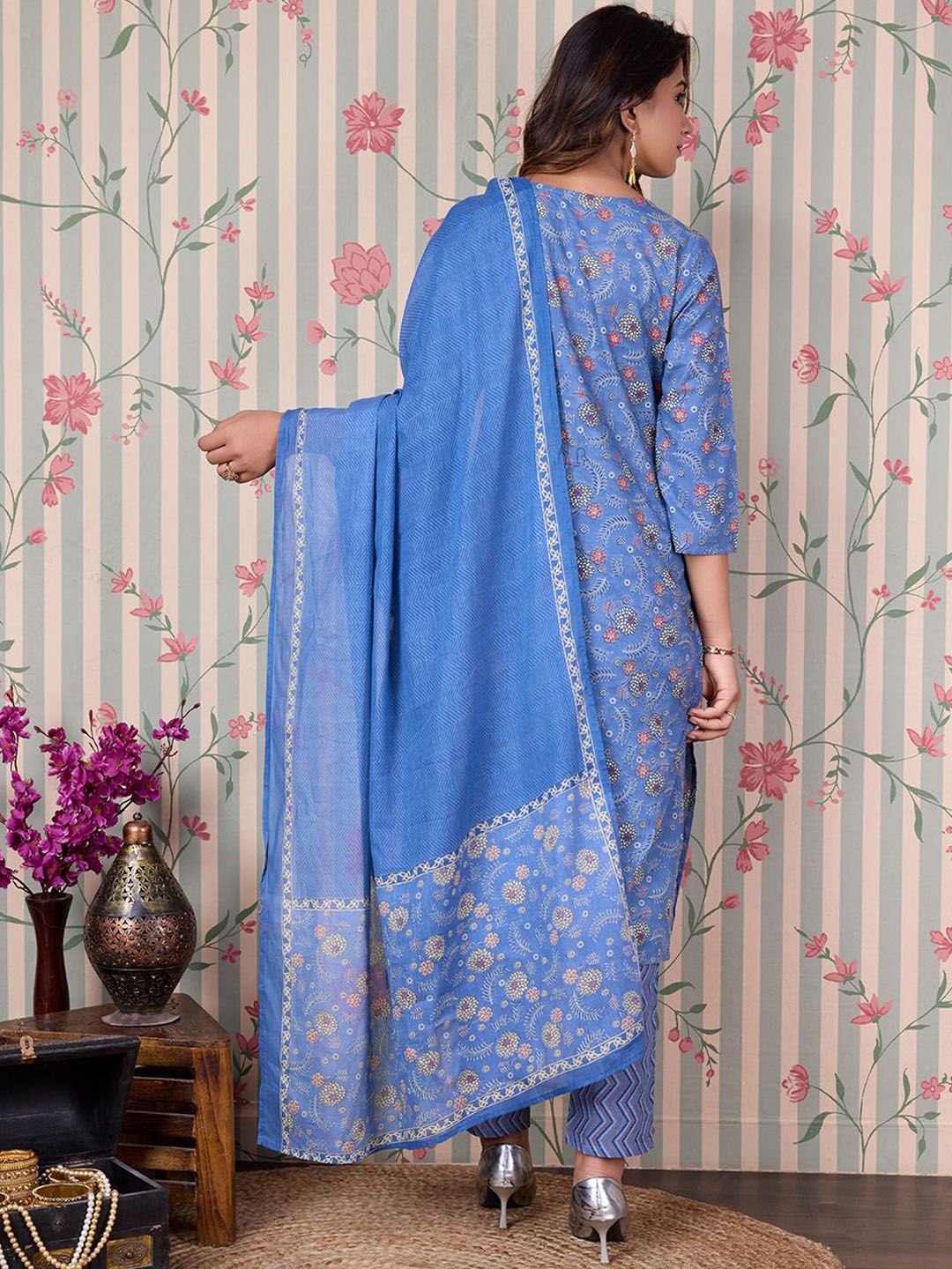 Dhiyona OD  Floral Printed Regular Pure Cotton Kurta with Trousers & Dupatta