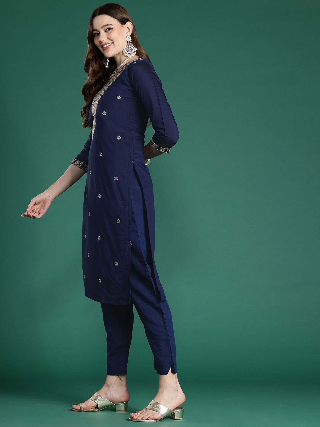 Ethnic Motifs Embroidered Zari Kurta With Trousers & Dupatta
