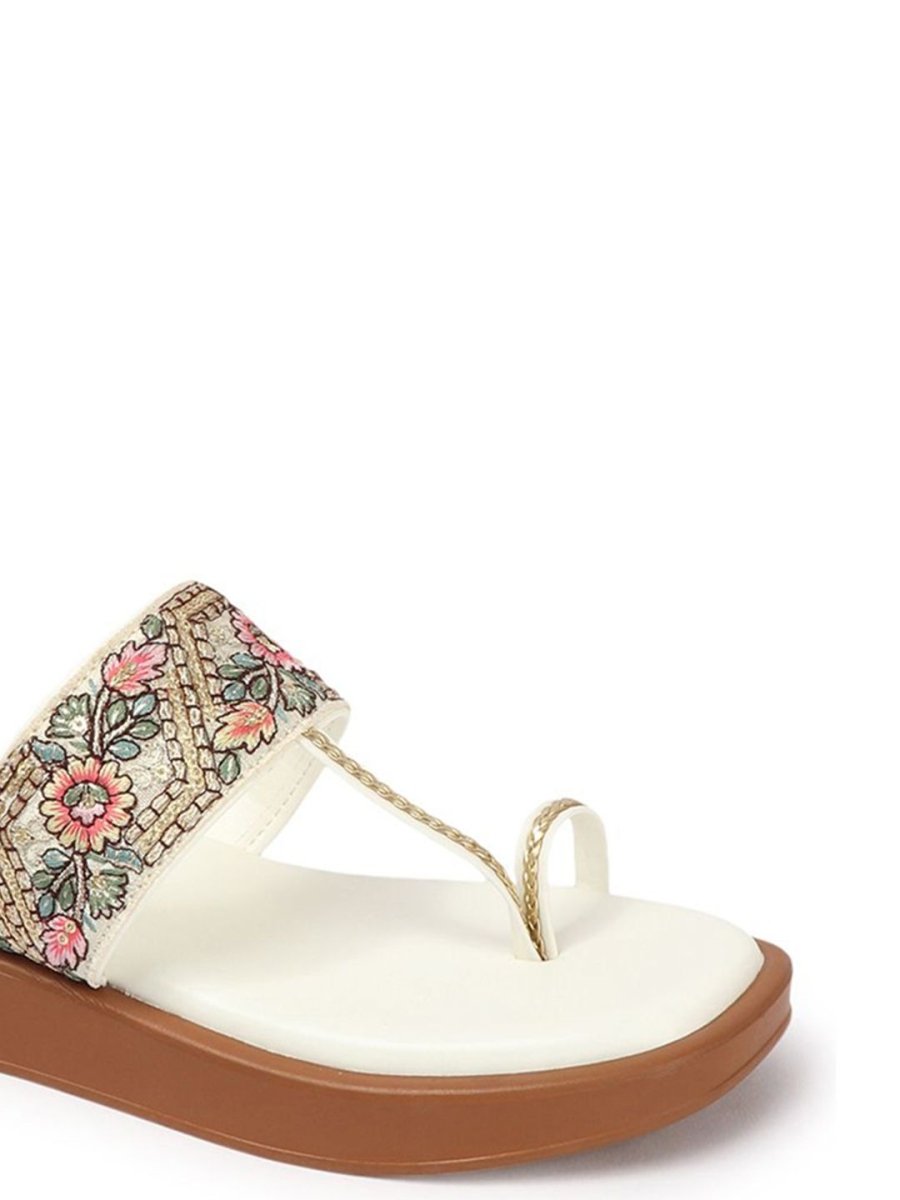 Dhiyona AK Women Embellished Ethnic Open Toe Flats