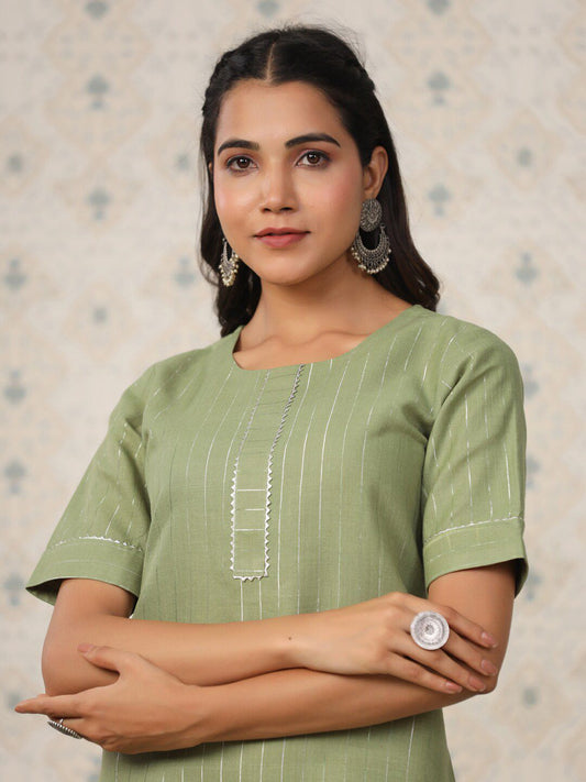 Dhiyona OD  Striped Regular Gotta Patti Kurta With Trousers