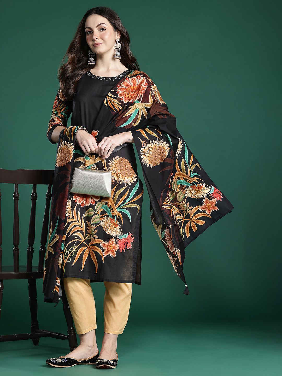 Dhiyona IE Women Floral Printed Pure Cotton Kurta with Trousers & With Dupatta