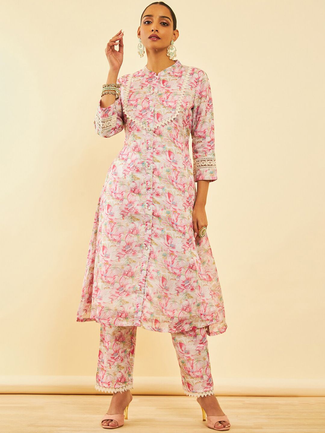 Dhiyona SO Women's Floral Printed Mandarin Collar Three-Quarter Sleeves Kurta Set