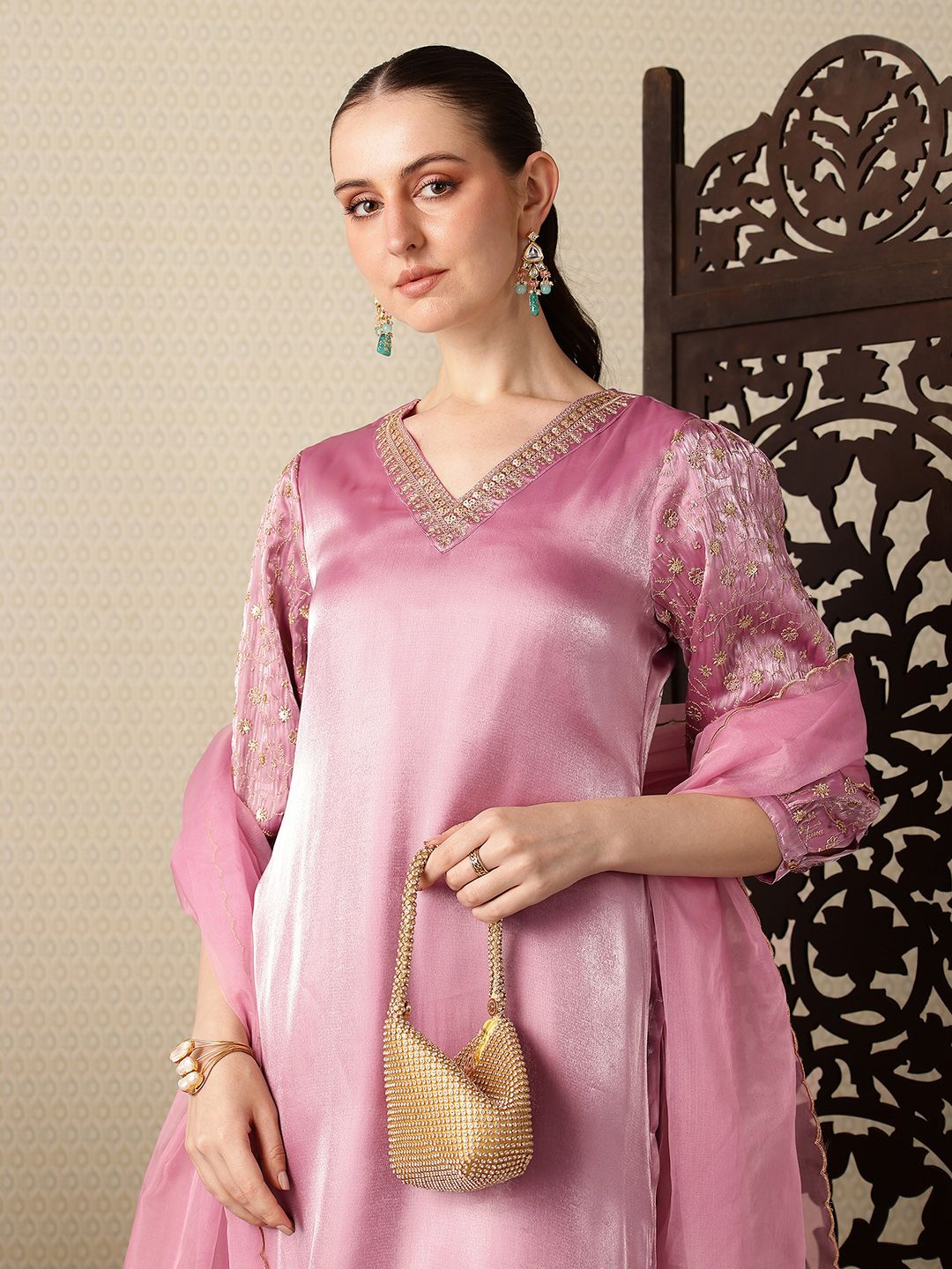 Dhiyona PD Women Floral Embroidered Jashn Kurta with Trousers & Dupatta
