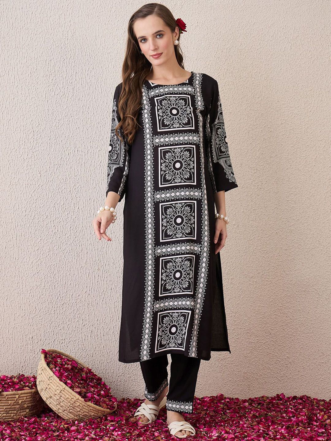 Floral Printed Round Neck Pure Cotton Straight Kurta With Trousers