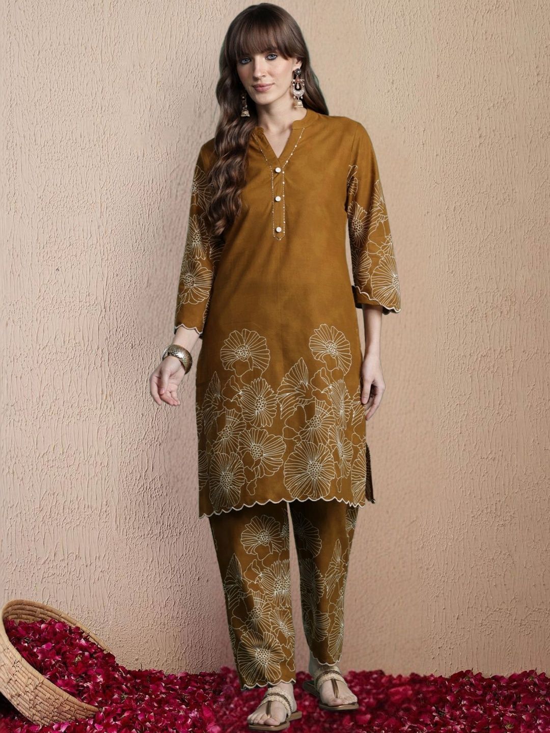 Dhiyona IE Women Floral Embroidered Regular Thread Work Pure Cotton Kurta with Trousers