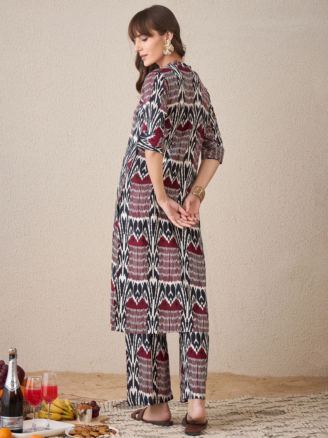 Dhiyona IE Ethnic Motifs Printed Mandarin Collar Straight Kurta With Trouser