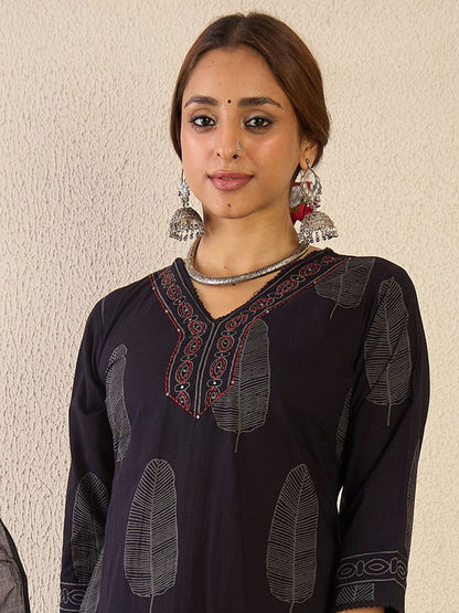 Dhiyona IE Women Printed Pure Cotton Kurta with Trousers & With Dupatta