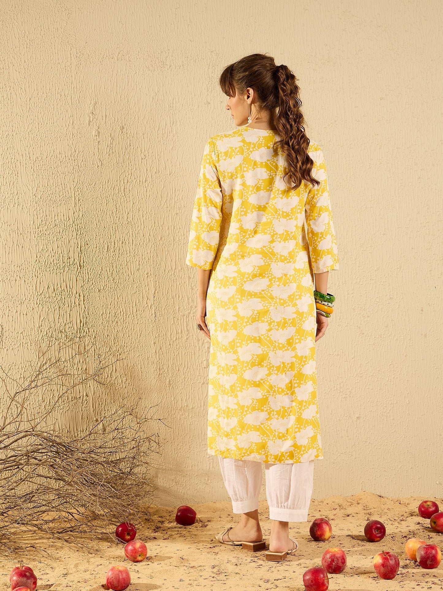 Dhiyona IE Floral Printed Round Neck Machine Weave Straight Kurta