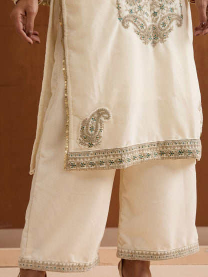 Dhiyona IS Women's Women Floral Embroidered Regular Thread Work Velvet Kurta with Trousers