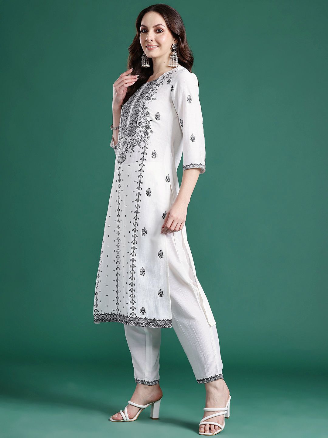Dhiyona IE Ethnic Motifs Printed Kurta With Trousers & Dupatta