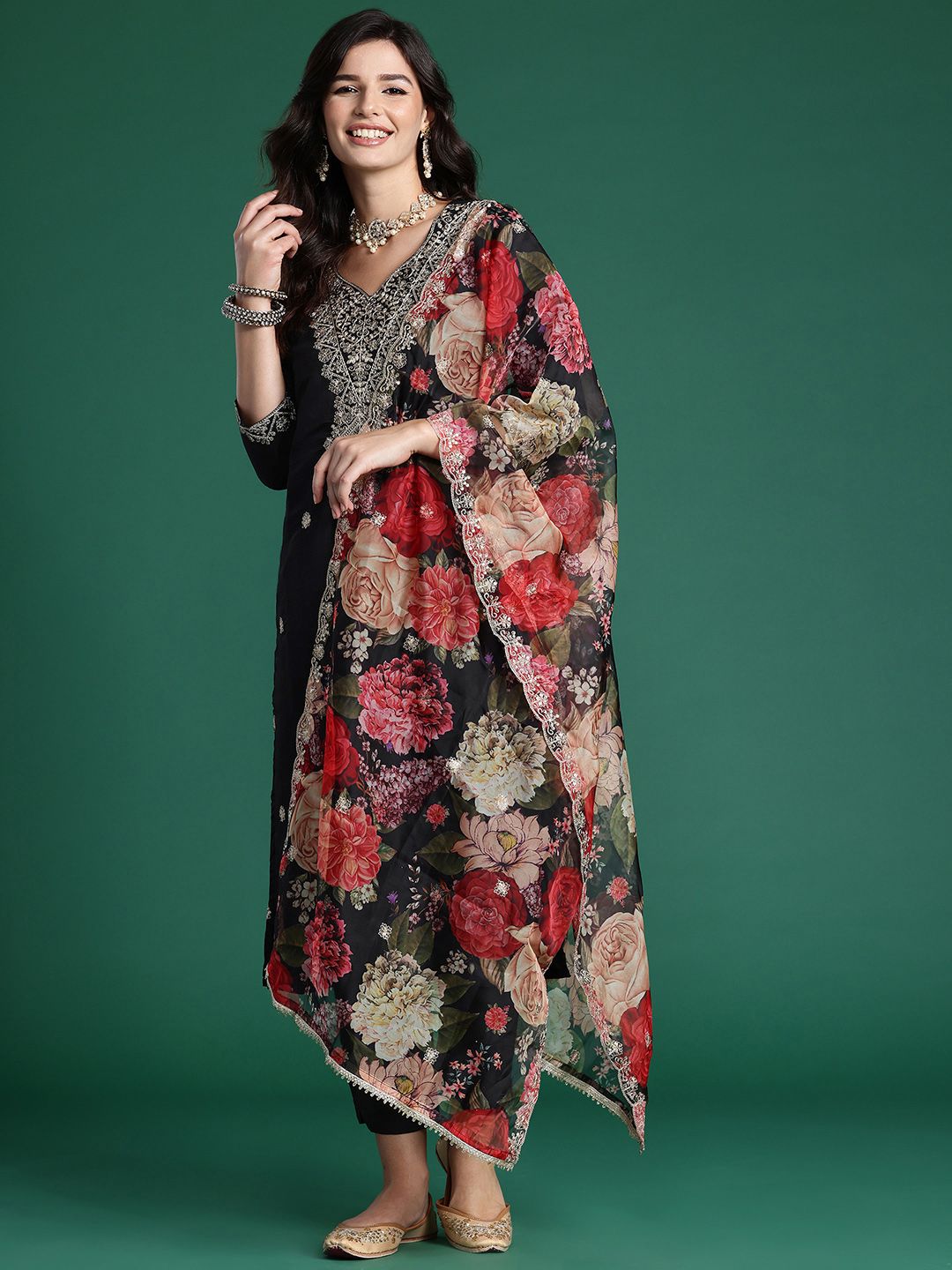 Ethnic Motifs Embroidered Sequinned Kurta With Trousers & Dupatta