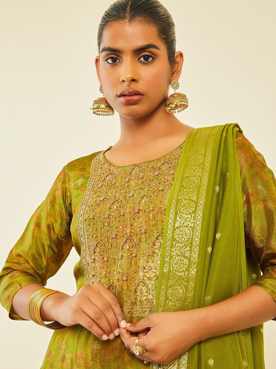 Dhiyona SO Women's Floral Woven Design Beads & Stones Detailed Straight Kurta & Trousers With Dupatta