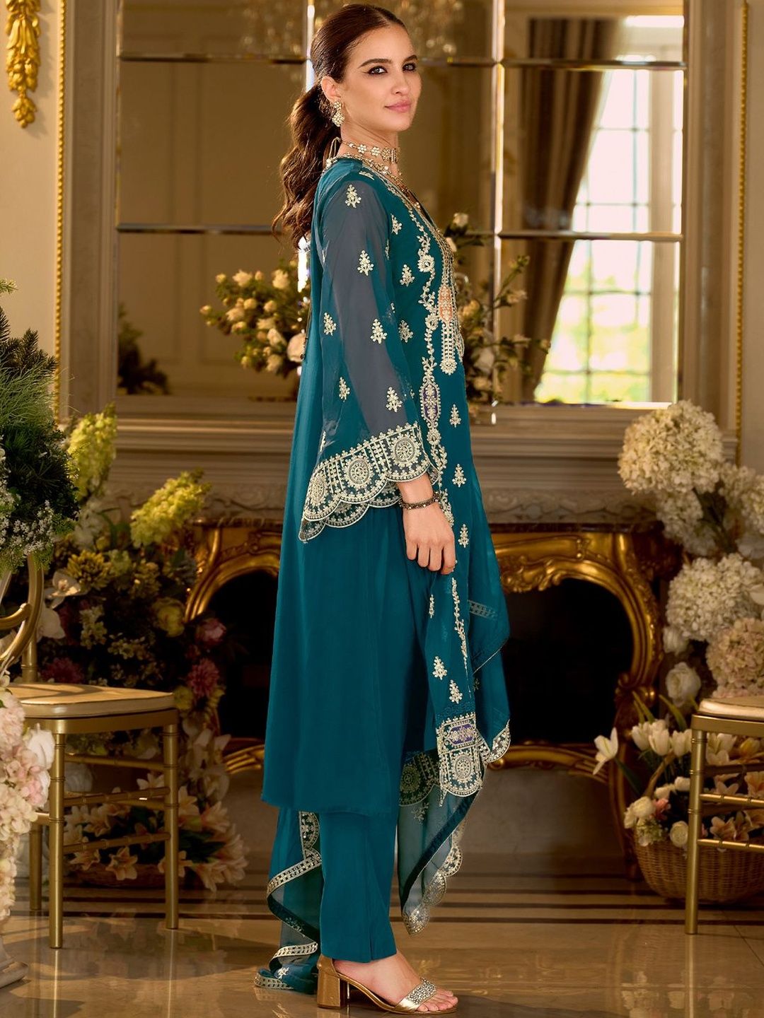 Women Ethnic Motifs Embroidered Kurta with Trousers & Dupatta
