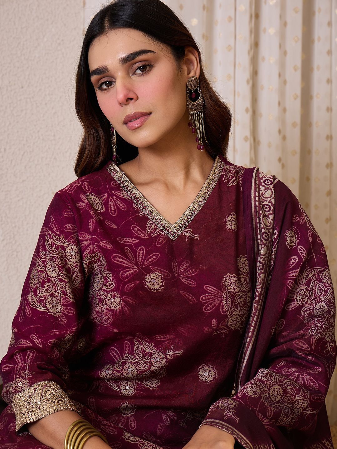 Women Floral Printed Regular Chanderi Silk Kurta with Trousers & With Dupatta