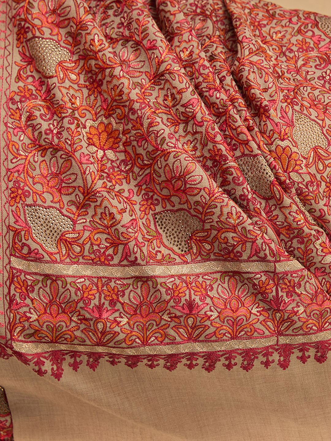 Dhiyona PA Floral Embroidered Woolen Shawl