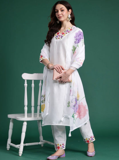 Women Floral Embroidered Regular Thread Work Liva Kurta with Trousers & With Dupatta