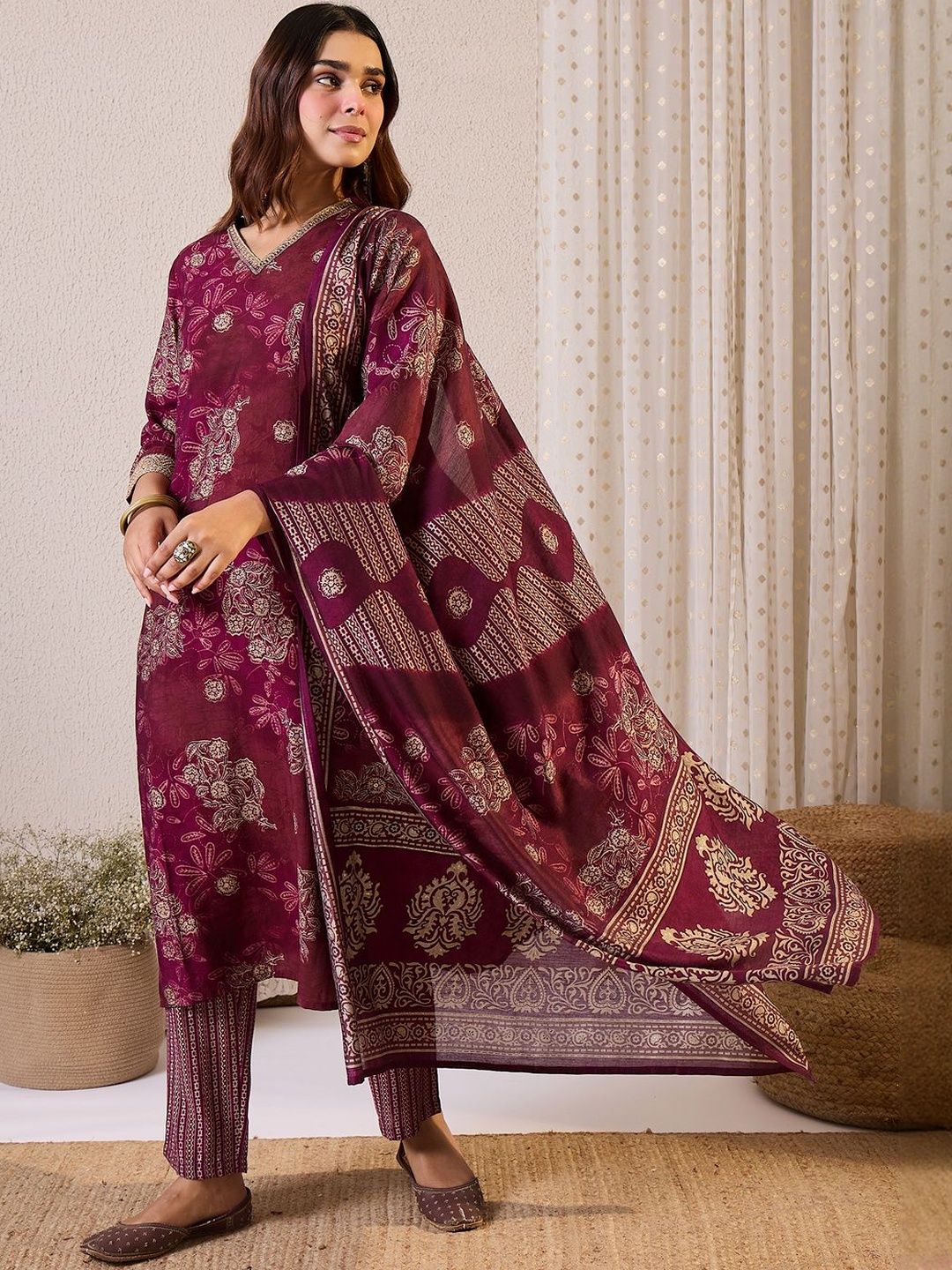 Women Floral Printed Regular Chanderi Silk Kurta with Trousers & With Dupatta