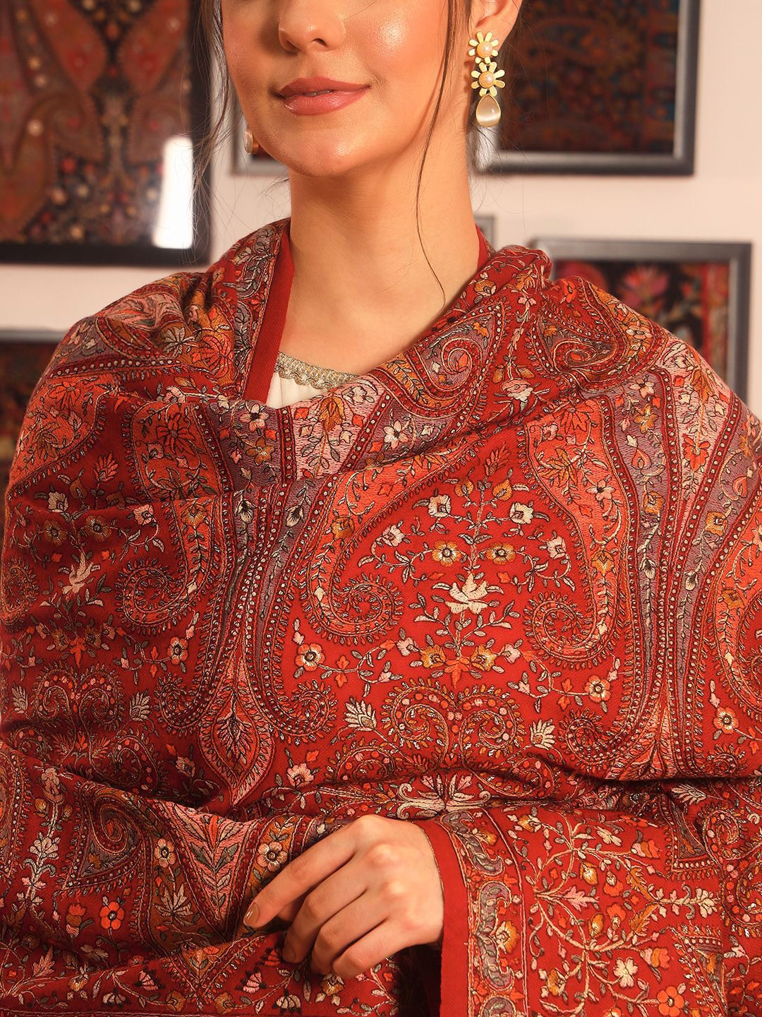 Dhiyona PA Mahnoor Pure Wool Paisley Embroidered Shawl
