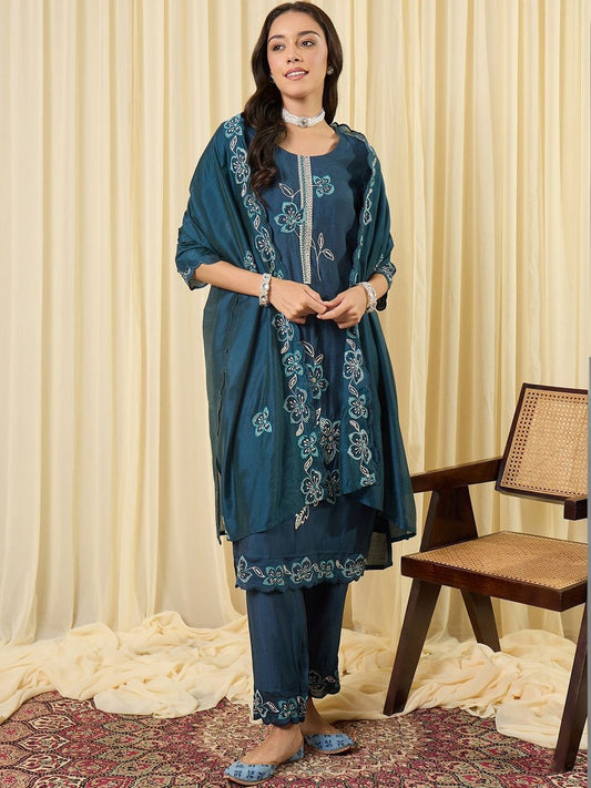 Women Floral Embroidered Regular Thread Work Kurta with Trousers & With Dupatta