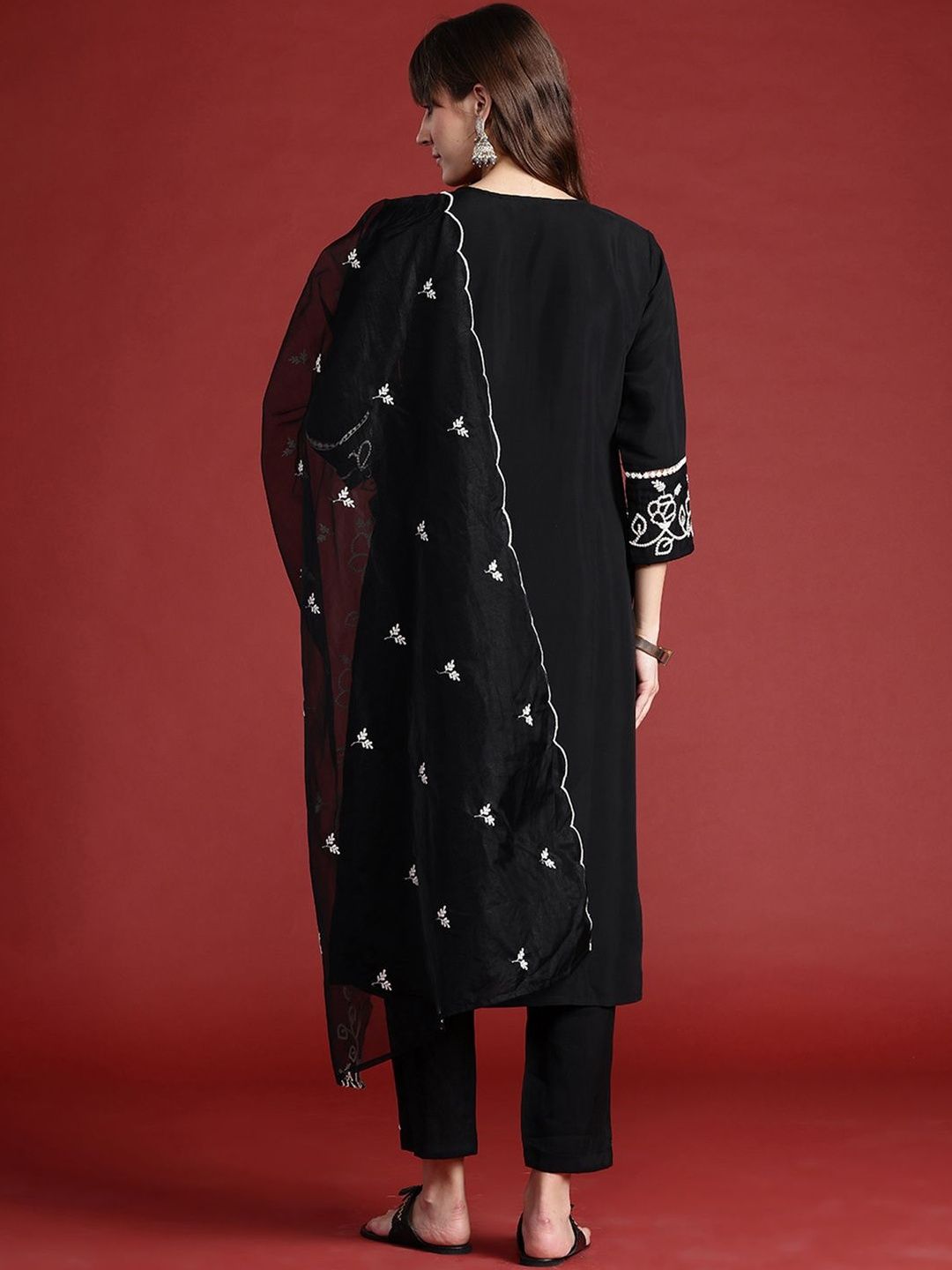 Women Floral Embroidered Regular Thread Work Kurta with Trousers & With Dupatta