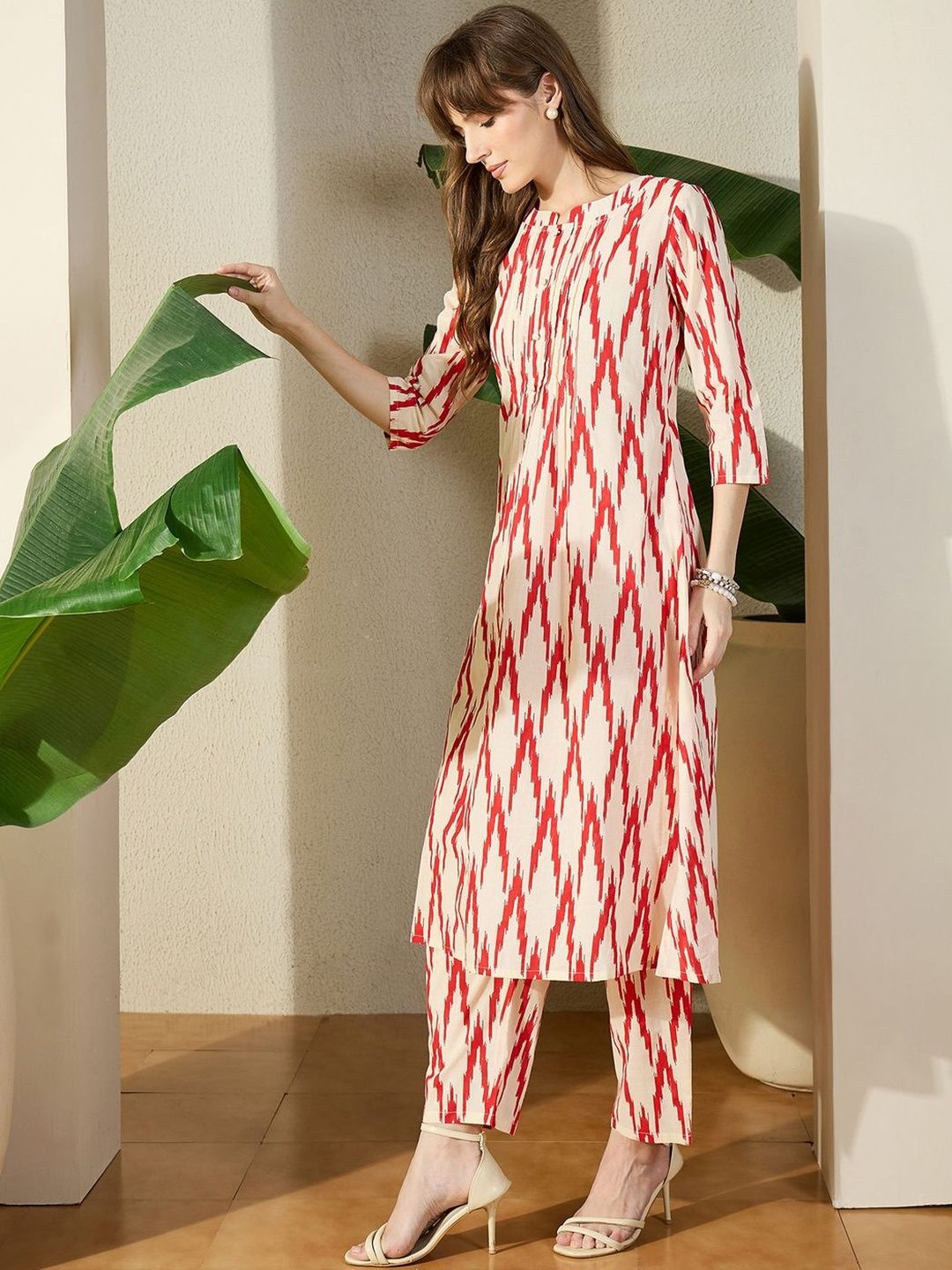 Women Ethnic Motifs Printed Pleated Pure Cotton Kurta with Trousers