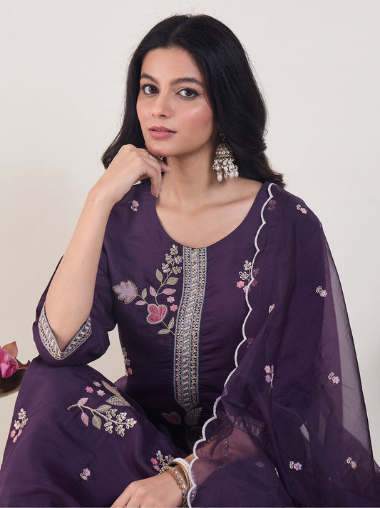 Floral Embroidered Straight Thread Work Kurta With Trousers & Dupatta