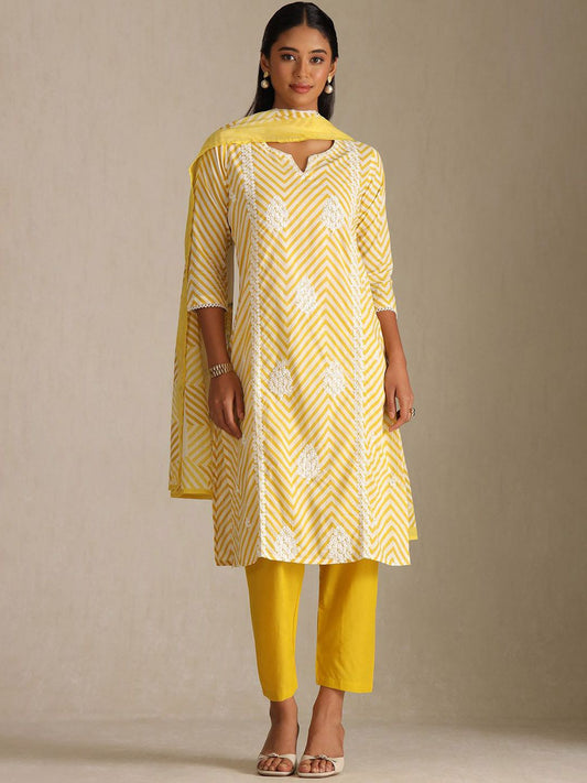 Dhiyona SO Women's Floral Printed Notch Neck Sequinned Pure Cotton Kurta With Trousers & Dupatta
