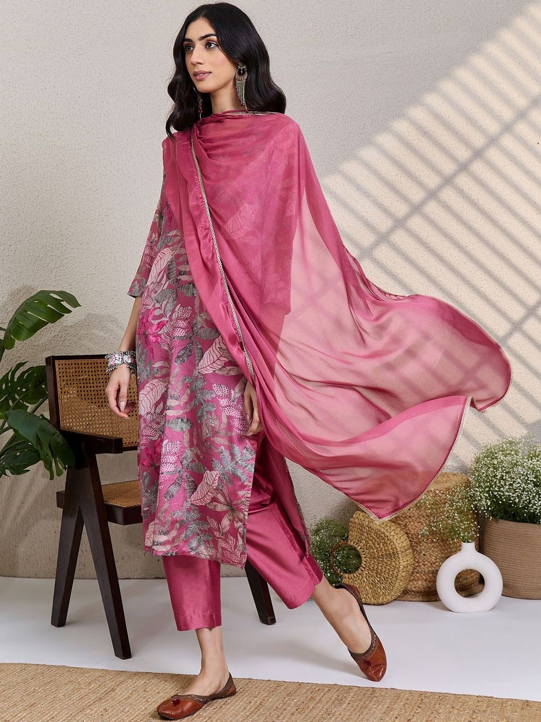 Women Floral Printed Regular Mirror Work Kurta With Trousers & Dupatta Kurta Sets